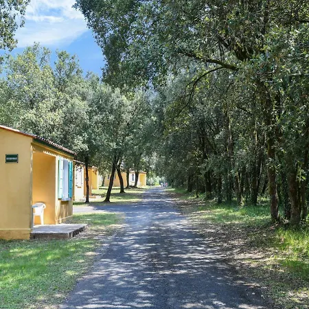 Gite In A Holiday Park With Swimming Pool Сasa de vacaciones Saint-Savinien