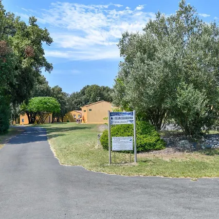 Gite In A Holiday Park With Swimming Pool Saint-Savinien